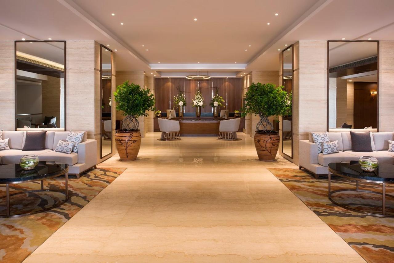 Fraser Suites Μουσκάτ Εξωτερικό φωτογραφία The lobby of the hotel