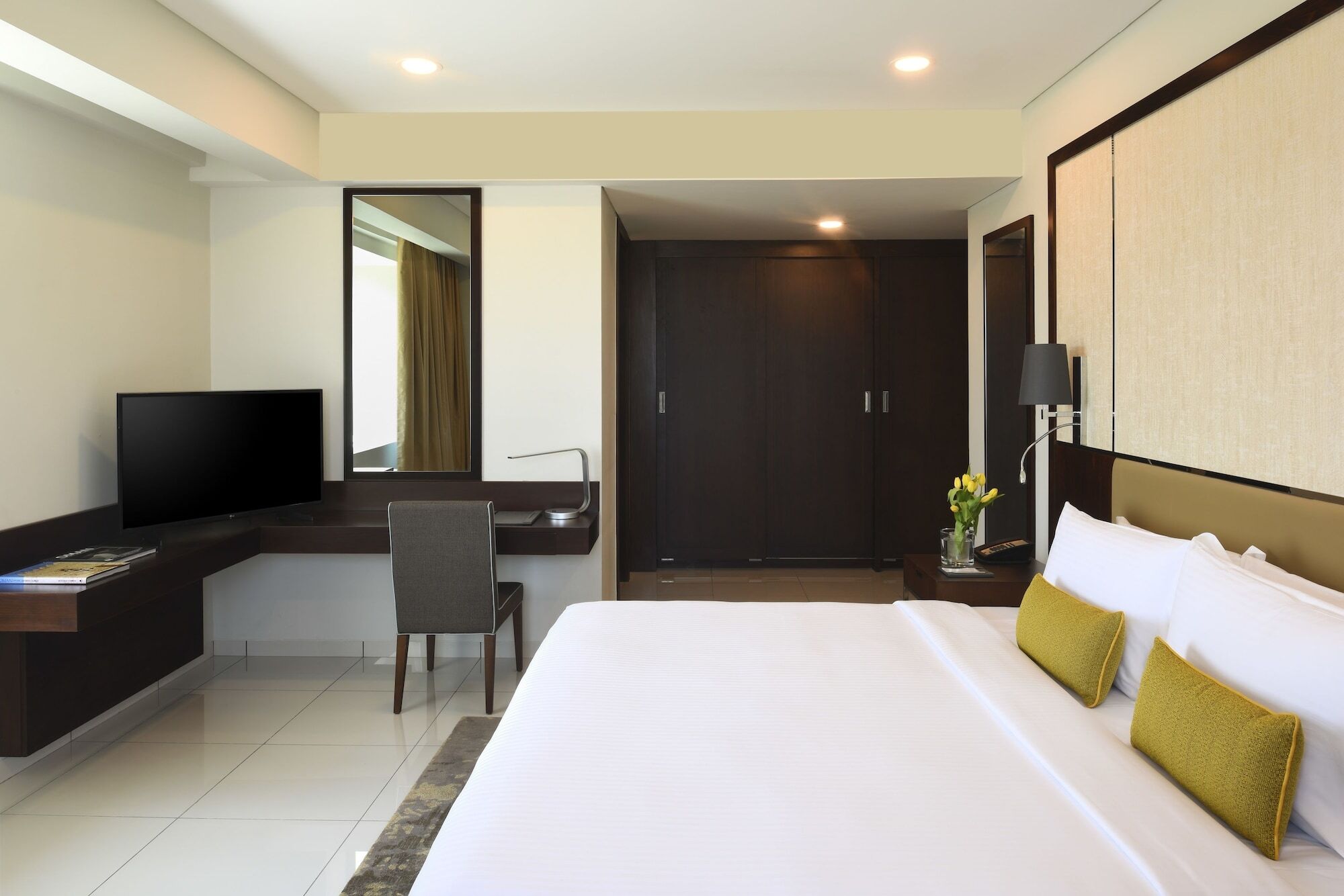Fraser Suites Μουσκάτ Εξωτερικό φωτογραφία A bedroom at the hotel