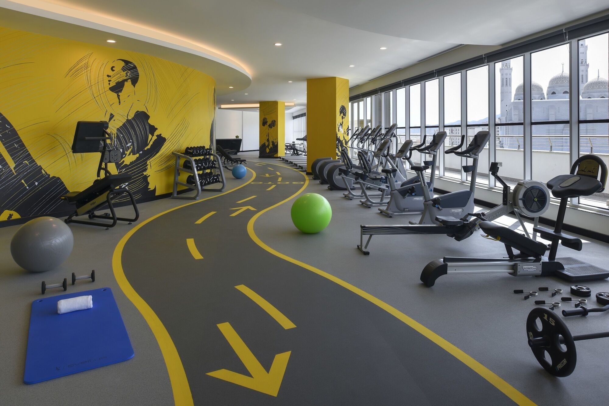 Fraser Suites Μουσκάτ Εξωτερικό φωτογραφία The gym at the hotel