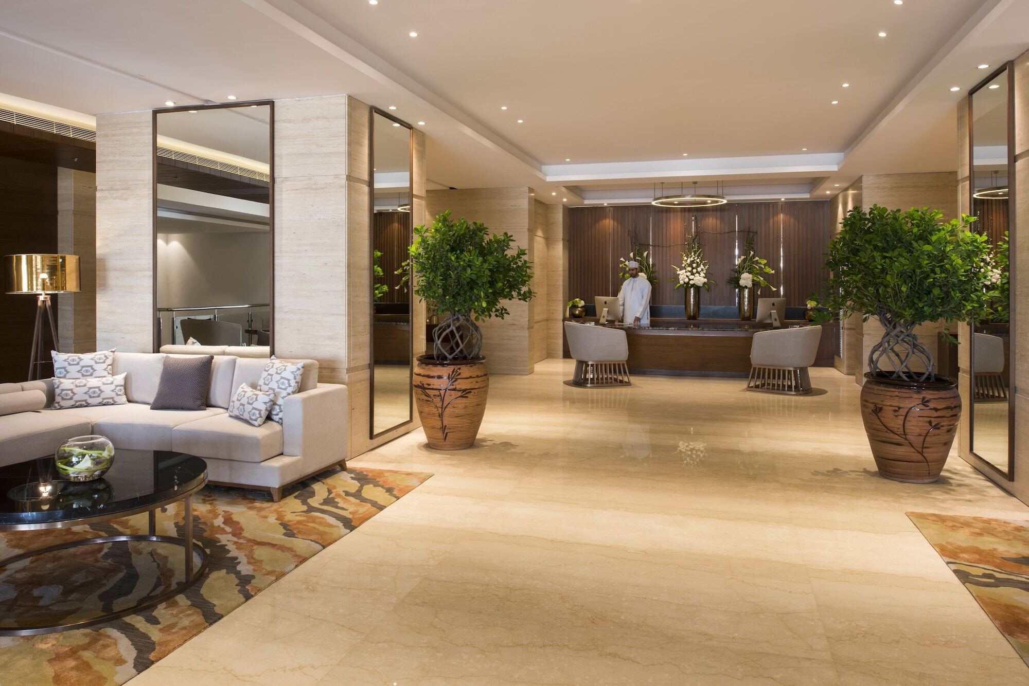 Fraser Suites Μουσκάτ Εξωτερικό φωτογραφία The lobby of the hotel
